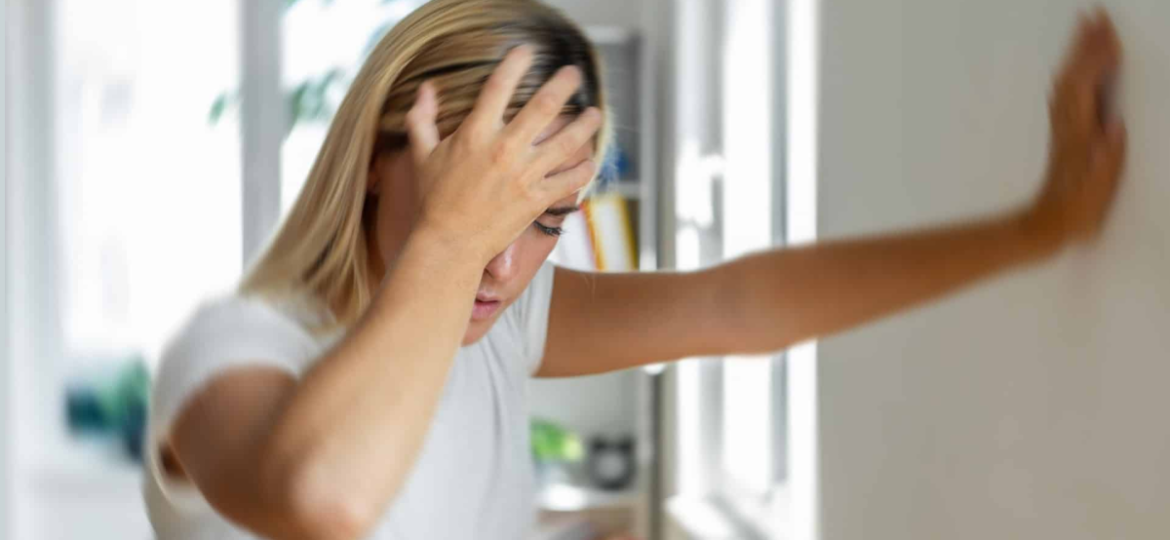 Osoba ima osećaj magle u glavi i smanjenu koncentraciju